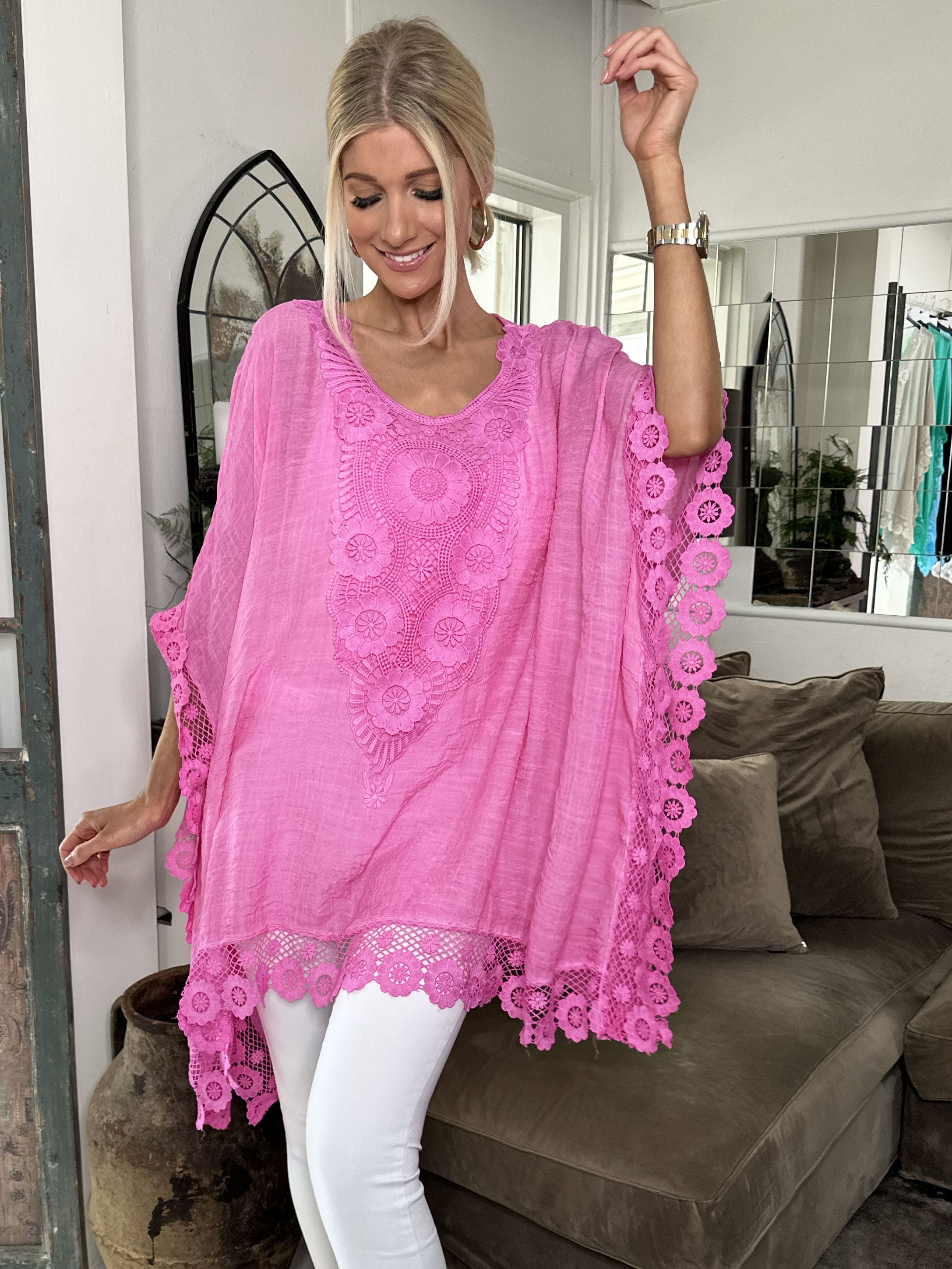 Leslie - Vacker tunika med spetskanter